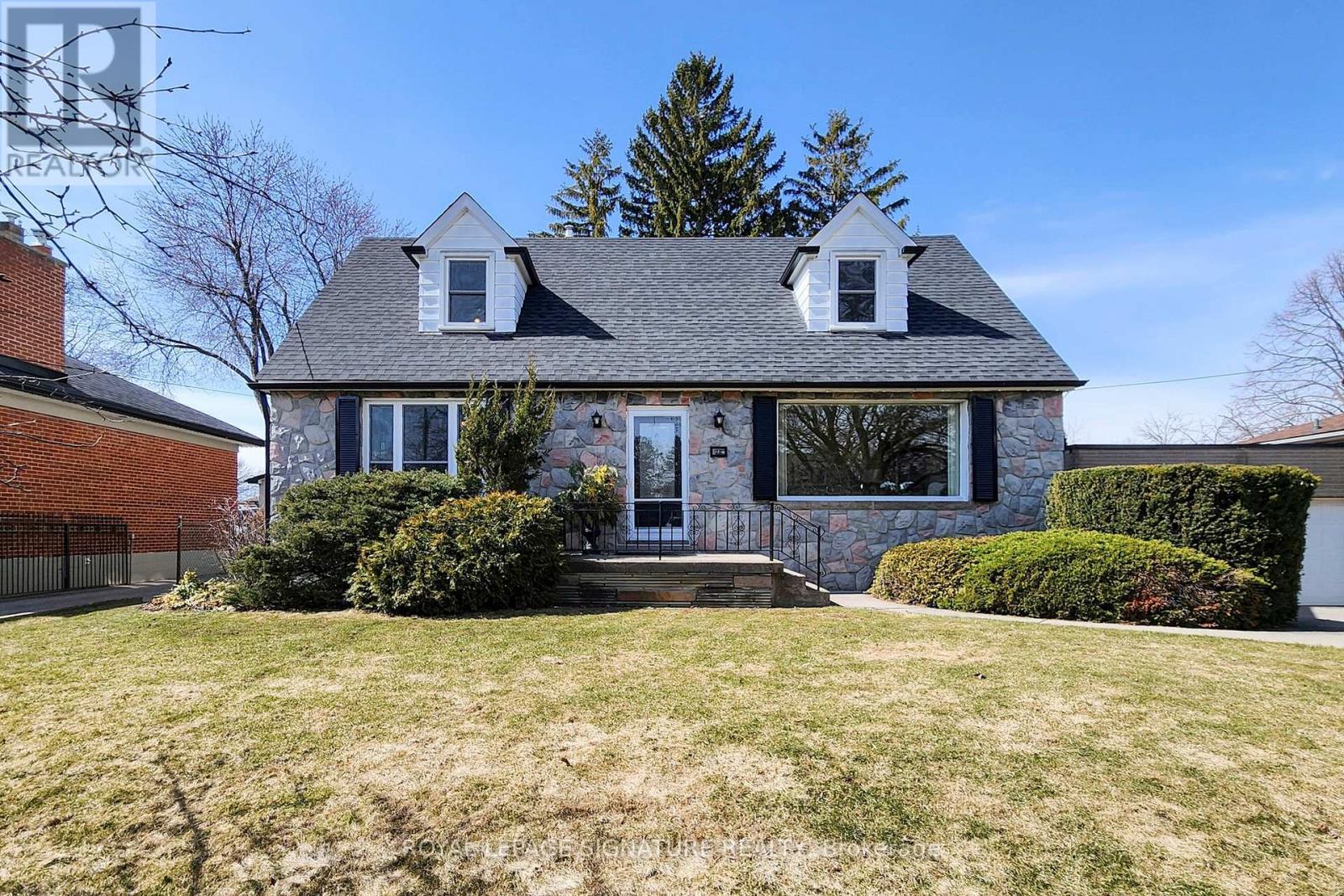 28 Wexford Boulevard, Toronto, Ontario  M1R 1L1 - Photo 2 - E12919256