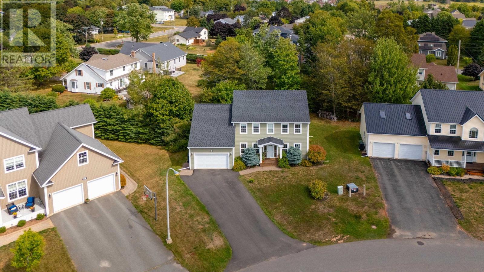 55 Sheffield Crescent, Charlottetown, Prince Edward Island  C1E 2G8 - Photo 2 - 202605415