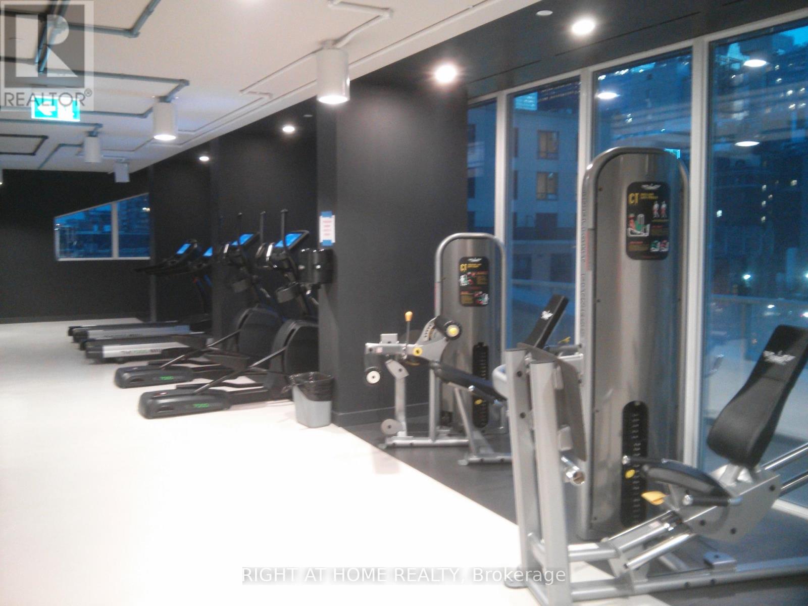 1011 - 68 Shuter Street, Toronto, Ontario  M5B 1B4 - Photo 10 - C12804454