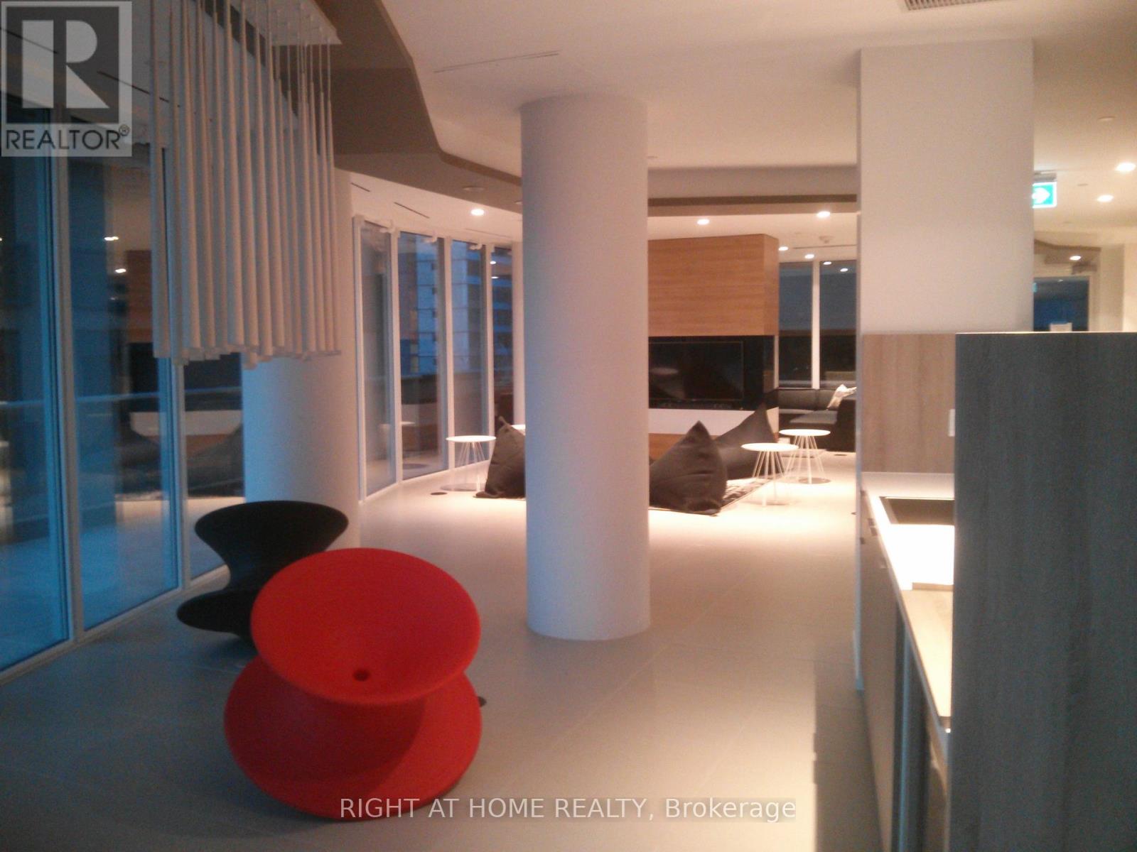 1011 - 68 Shuter Street, Toronto, Ontario  M5B 1B4 - Photo 11 - C12804454