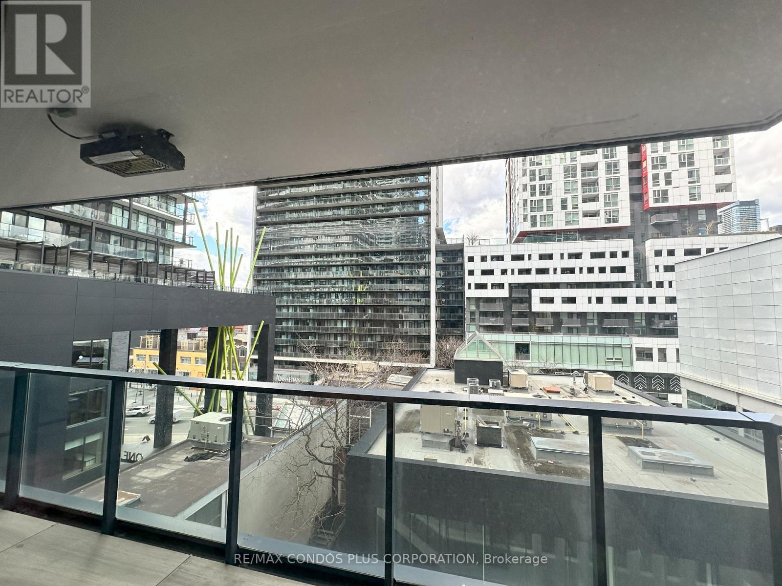 712 - 38 Widmer Street, Toronto, Ontario  M5V 0P7 - Photo 9 - C12682678