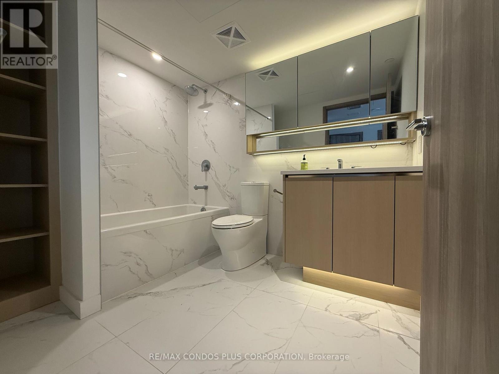 712 - 38 Widmer Street, Toronto, Ontario  M5V 0P7 - Photo 7 - C12682678