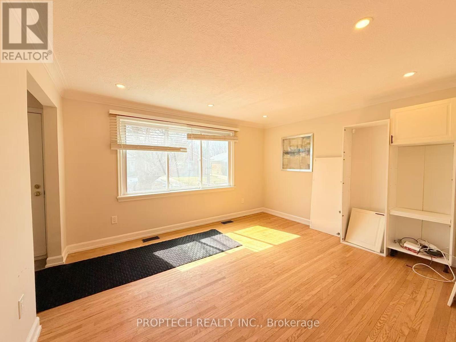 28 Boem Avenue, Toronto (Wexford-Maryvale), Ontario  M1R 3T1 - Photo 3 - E12915430