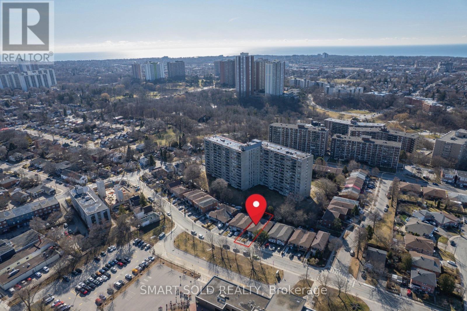 59 Chapman Avenue, Toronto, Ontario  M4B 1C6 - Photo 3 - E12917664