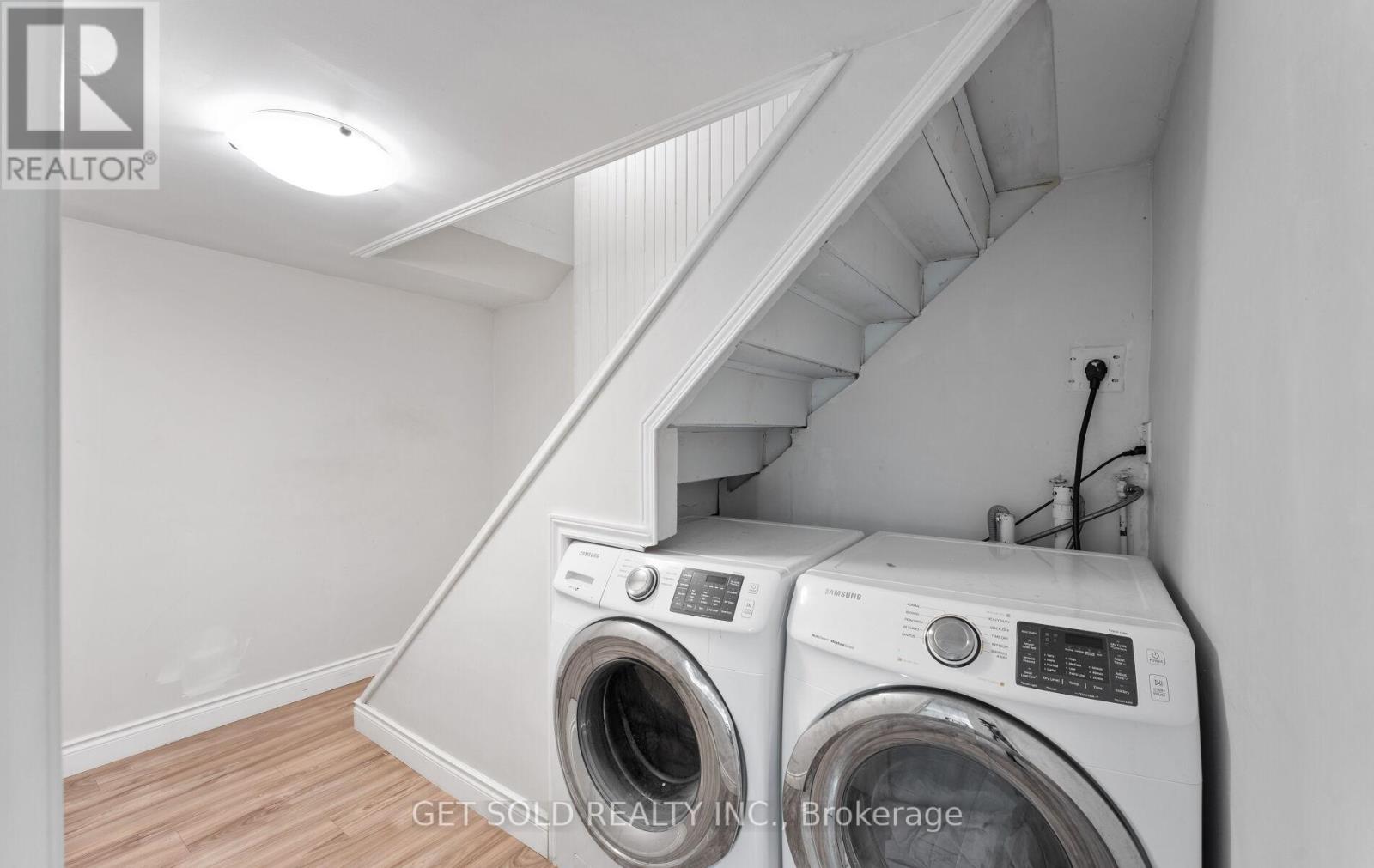 39 Pakenham Drive, Toronto, Ontario  M9W 4B2 - Photo 26 - W12578010