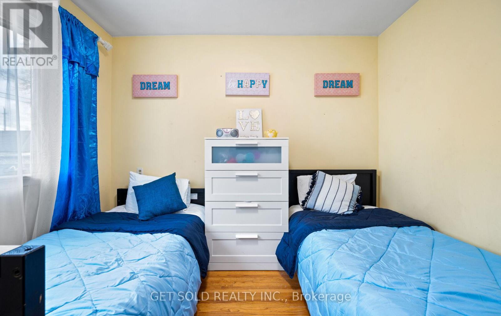 39 Pakenham Drive, Toronto, Ontario  M9W 4B2 - Photo 23 - W12578010