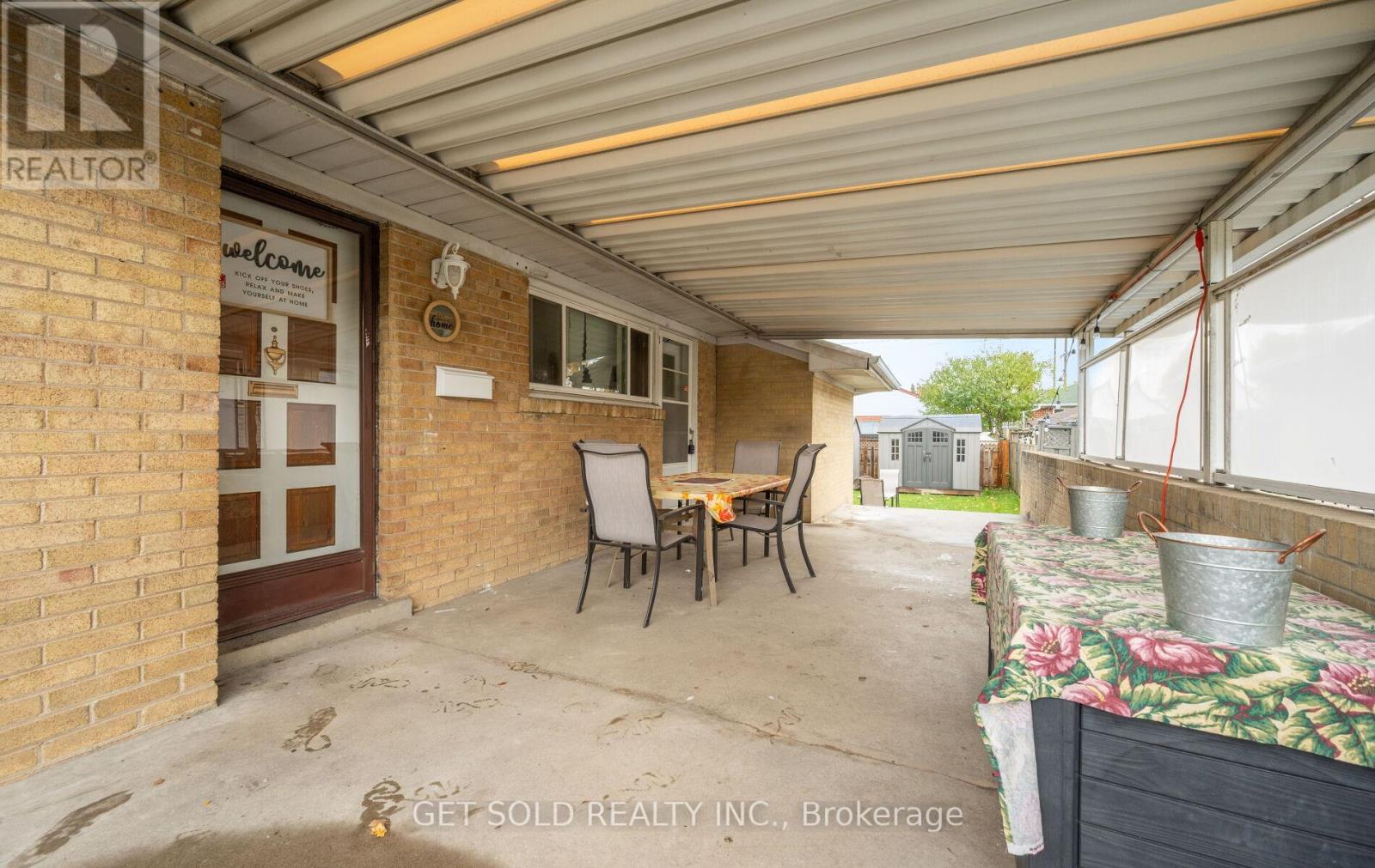 39 Pakenham Drive, Toronto, Ontario  M9W 4B2 - Photo 4 - W12578010