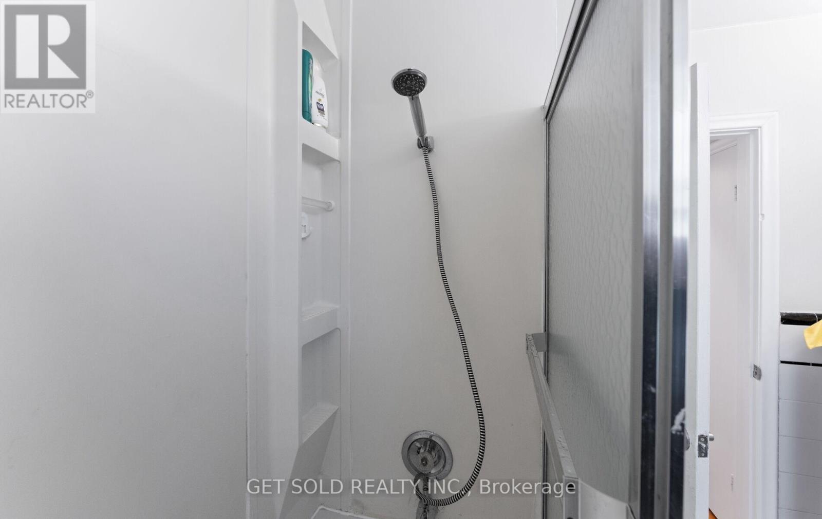 39 Pakenham Drive, Toronto, Ontario  M9W 4B2 - Photo 25 - W12578010