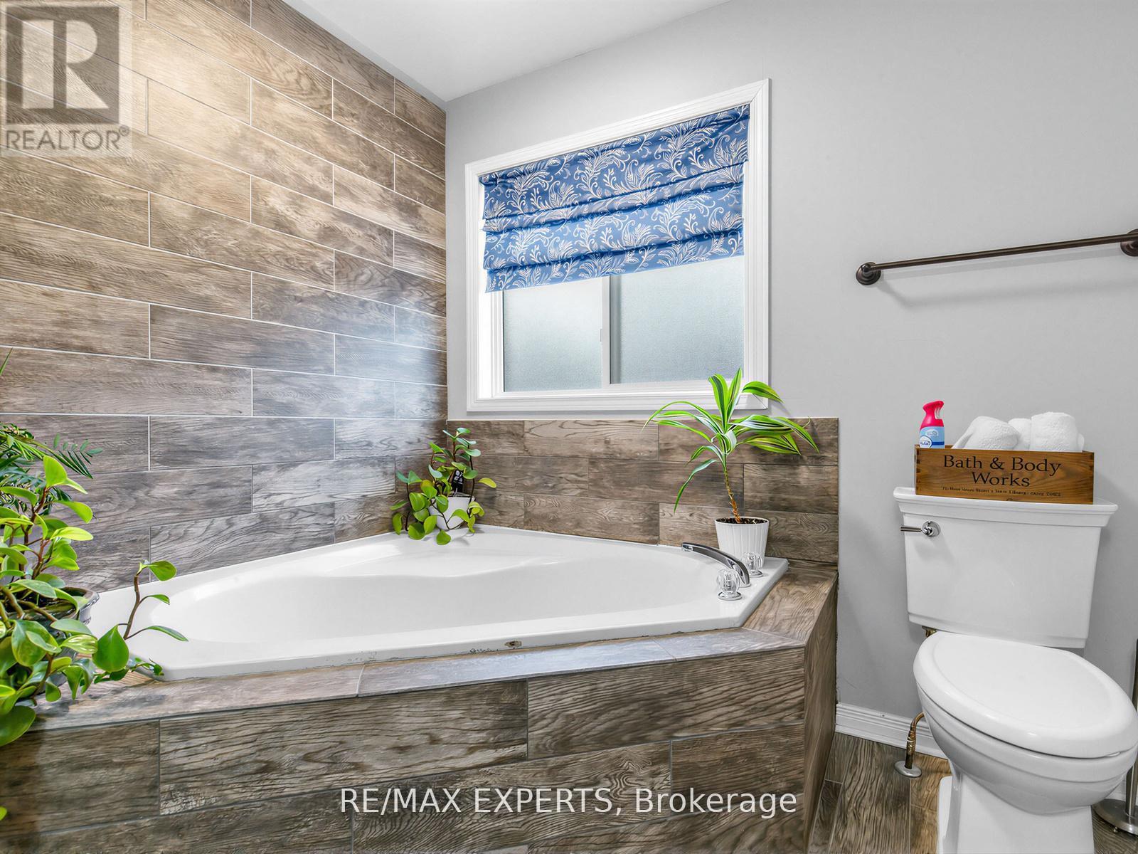 35 Arundel Drive, Vaughan, Ontario  L4H 2E6 - Photo 23 - N12919096