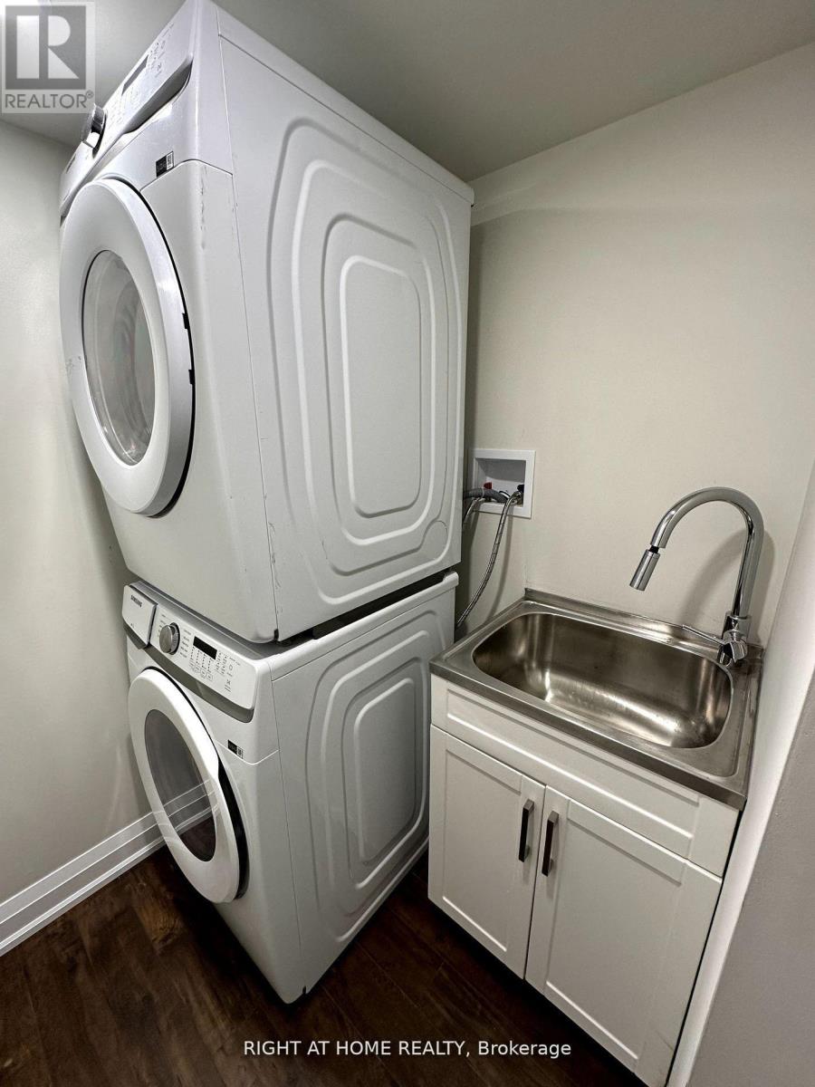 Lower Level Apartment - 11 Law Crescent, Richmond Hill, Ontario  L4C 5K7 - Photo 11 - N12919098