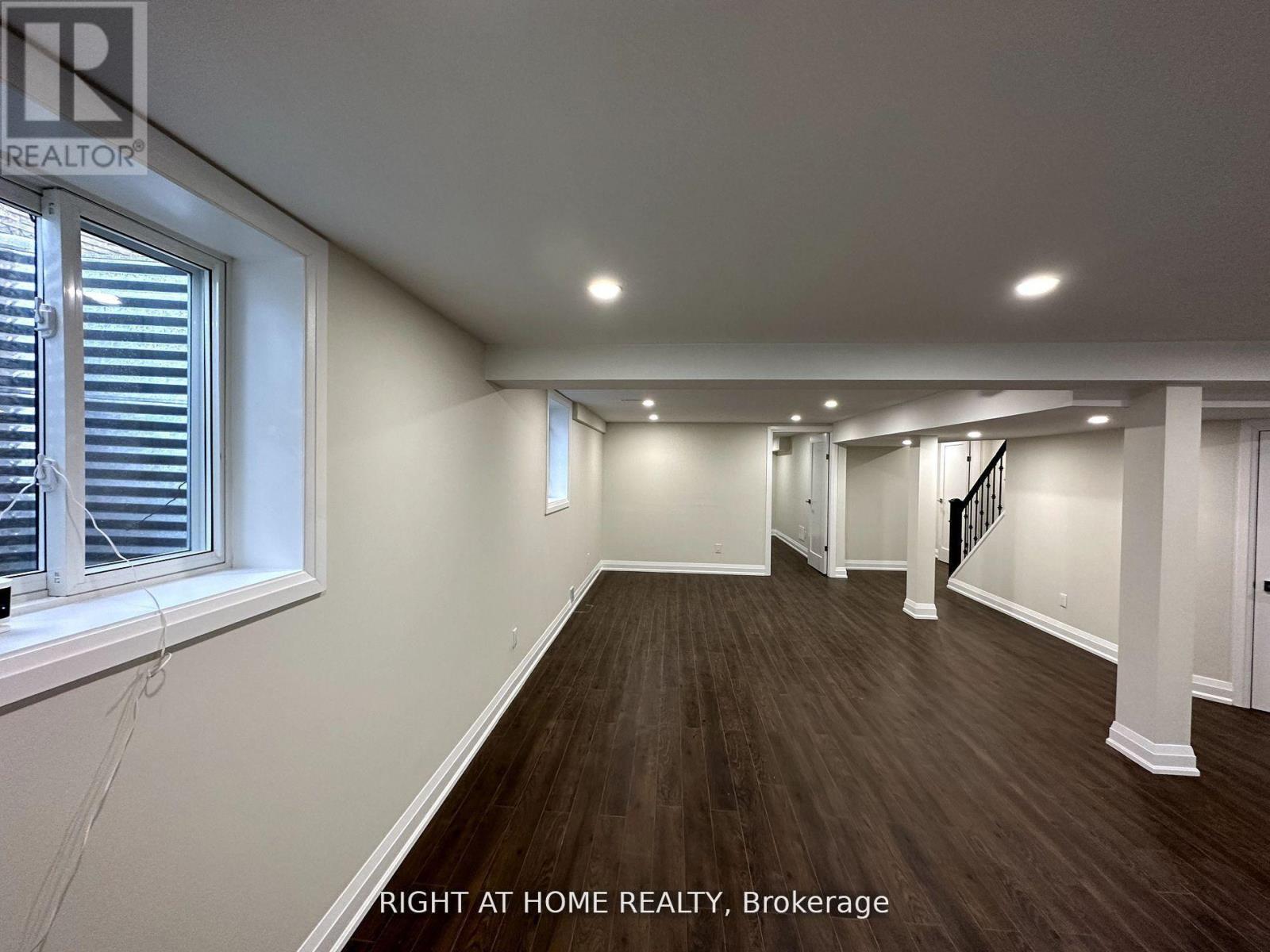 Lower Level Apartment - 11 Law Crescent, Richmond Hill, Ontario  L4C 5K7 - Photo 5 - N12919098