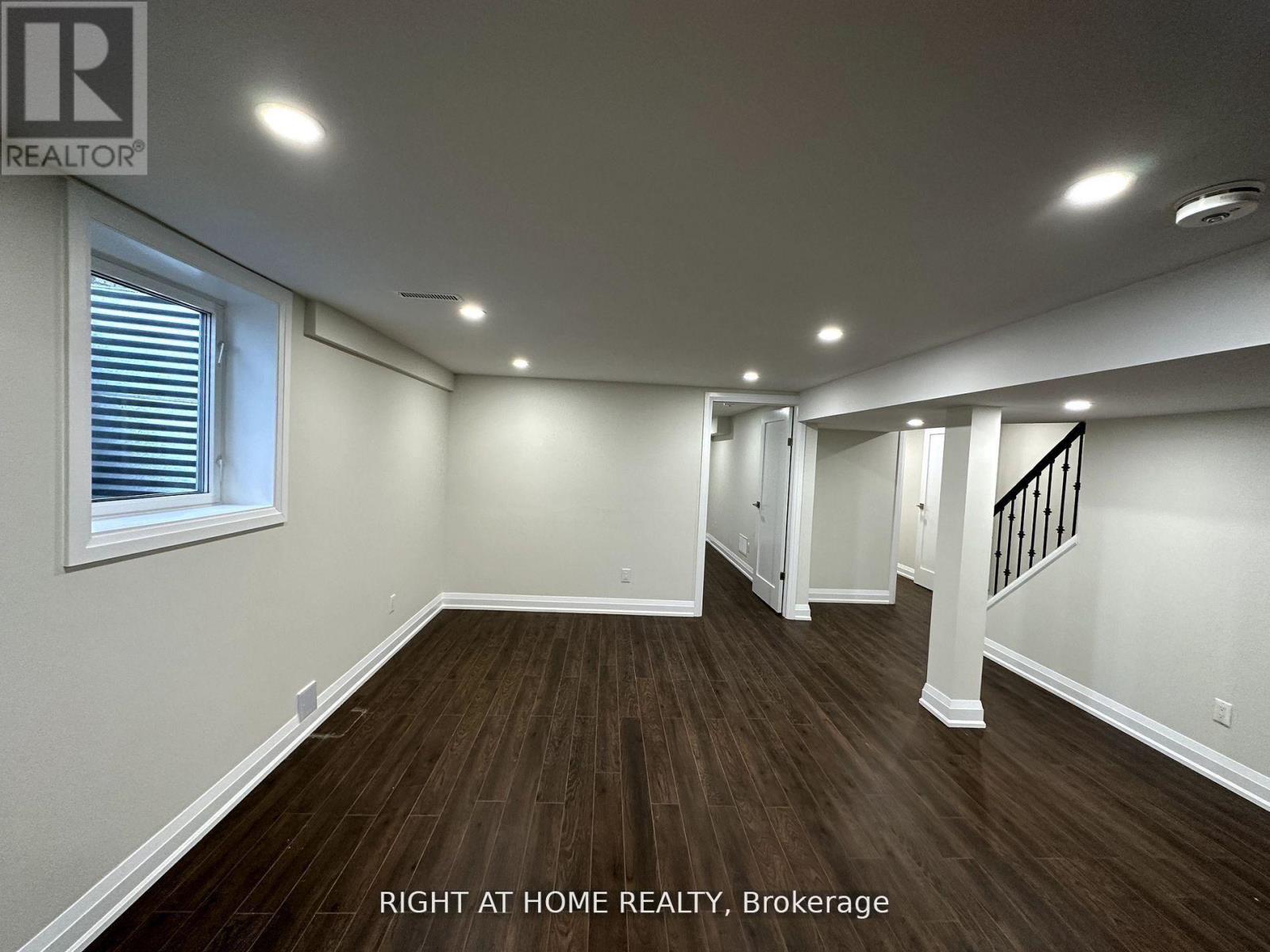 Lower Level Apartment - 11 Law Crescent, Richmond Hill, Ontario  L4C 5K7 - Photo 6 - N12919098