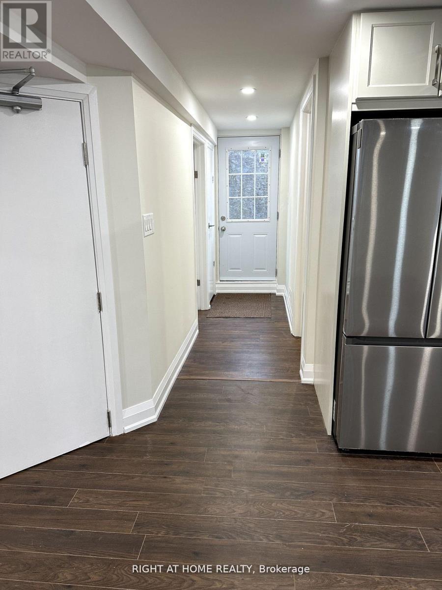 Lower Level Apartment - 11 Law Crescent, Richmond Hill, Ontario  L4C 5K7 - Photo 7 - N12919098