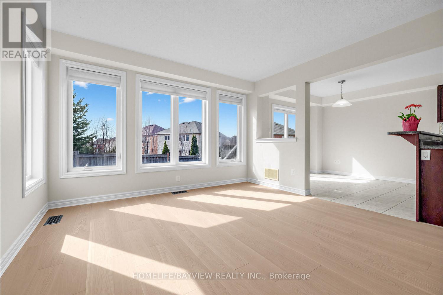 12 Winisk Street, Richmond Hill, Ontario  L4E 0M6 - Photo 12 - N12919136