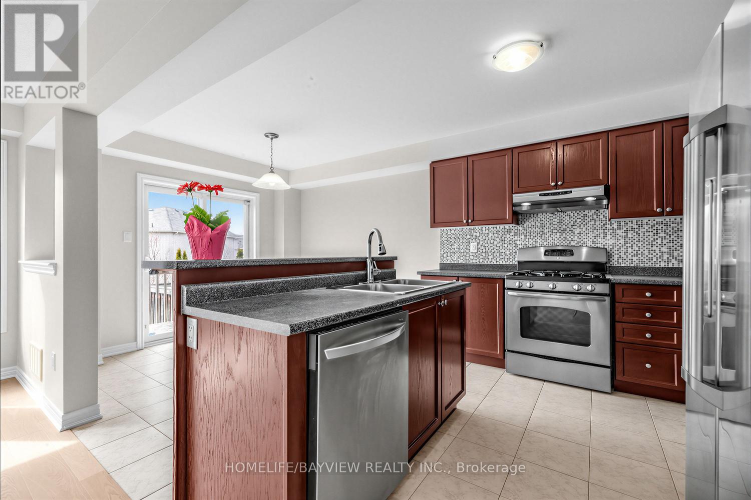 12 Winisk Street, Richmond Hill, Ontario  L4E 0M6 - Photo 21 - N12919136