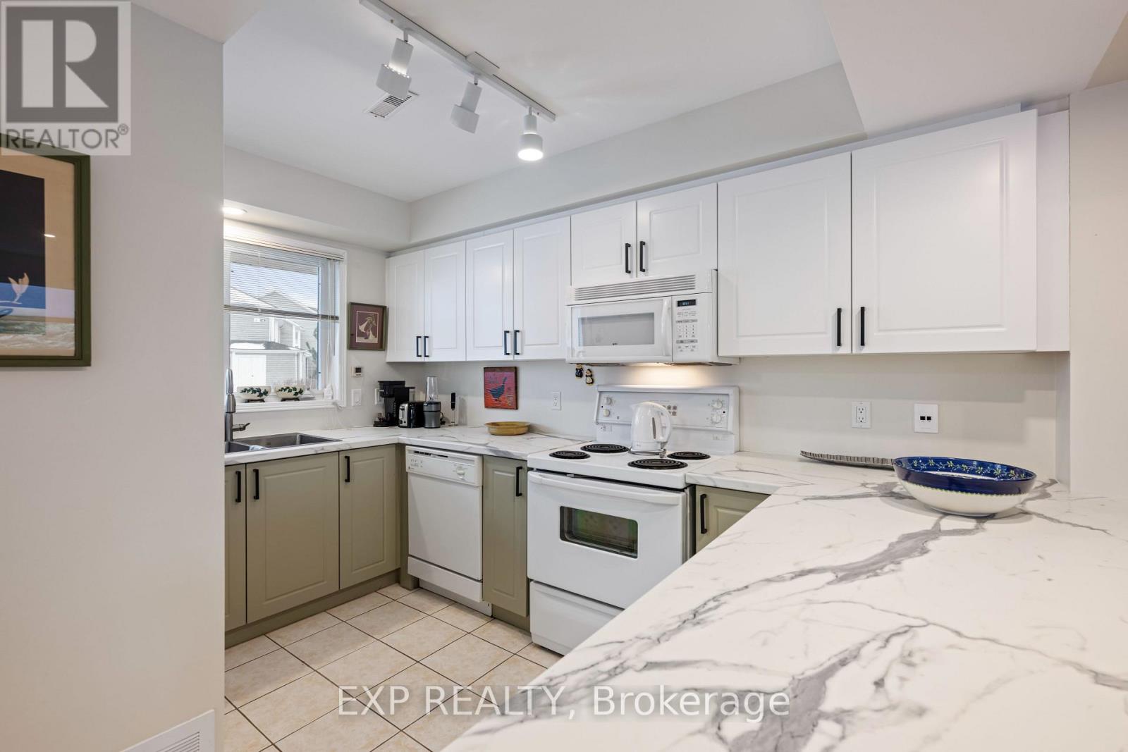 22 Cranberry Surf, Collingwood, Ontario  L9Y 5C4 - Photo 8 - S12919112