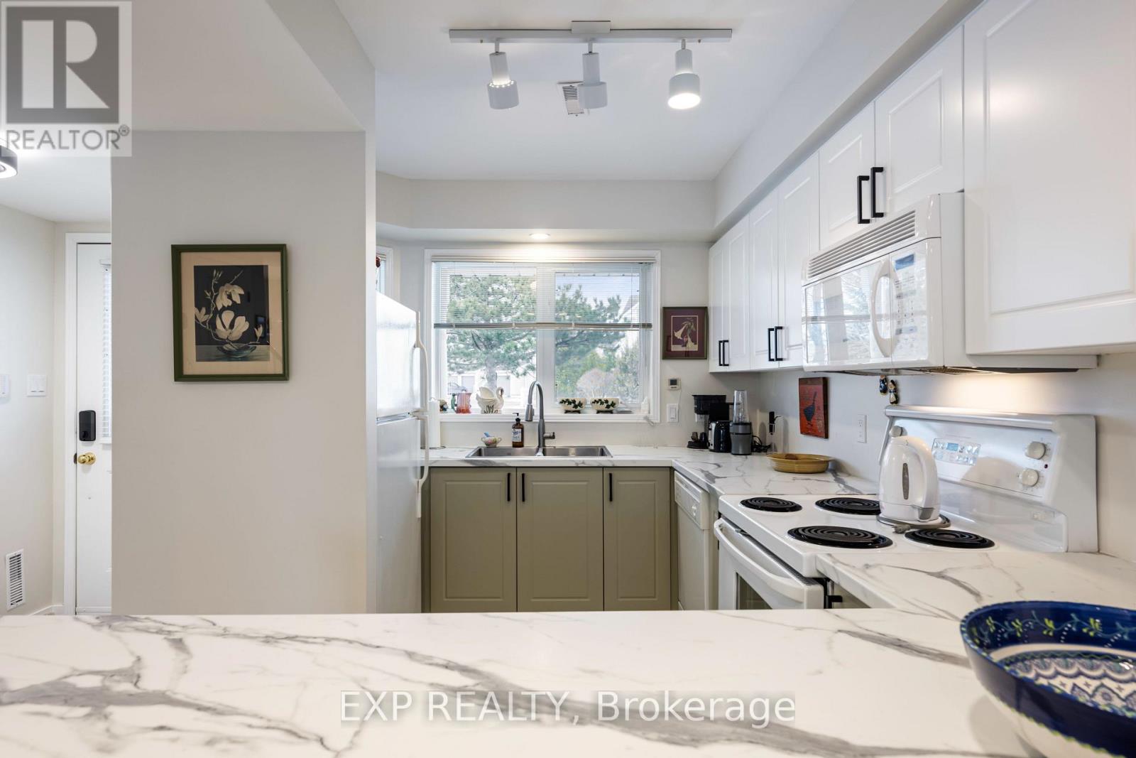 22 Cranberry Surf, Collingwood, Ontario  L9Y 5C4 - Photo 9 - S12919112