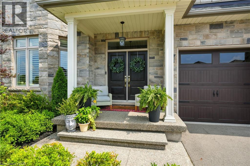 103 Lampman Drive, Grimsby, Ontario  L3M 0E7 - Photo 2 - 40814752