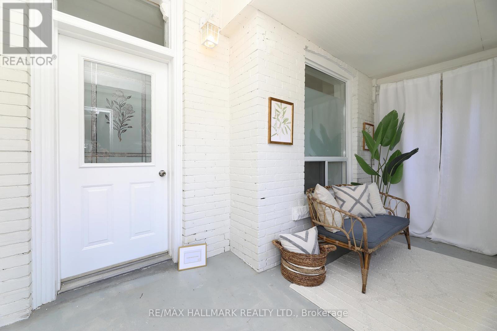 391 Delaware Avenue, Toronto, Ontario  M6H 2T7 - Photo 2 - W12919114