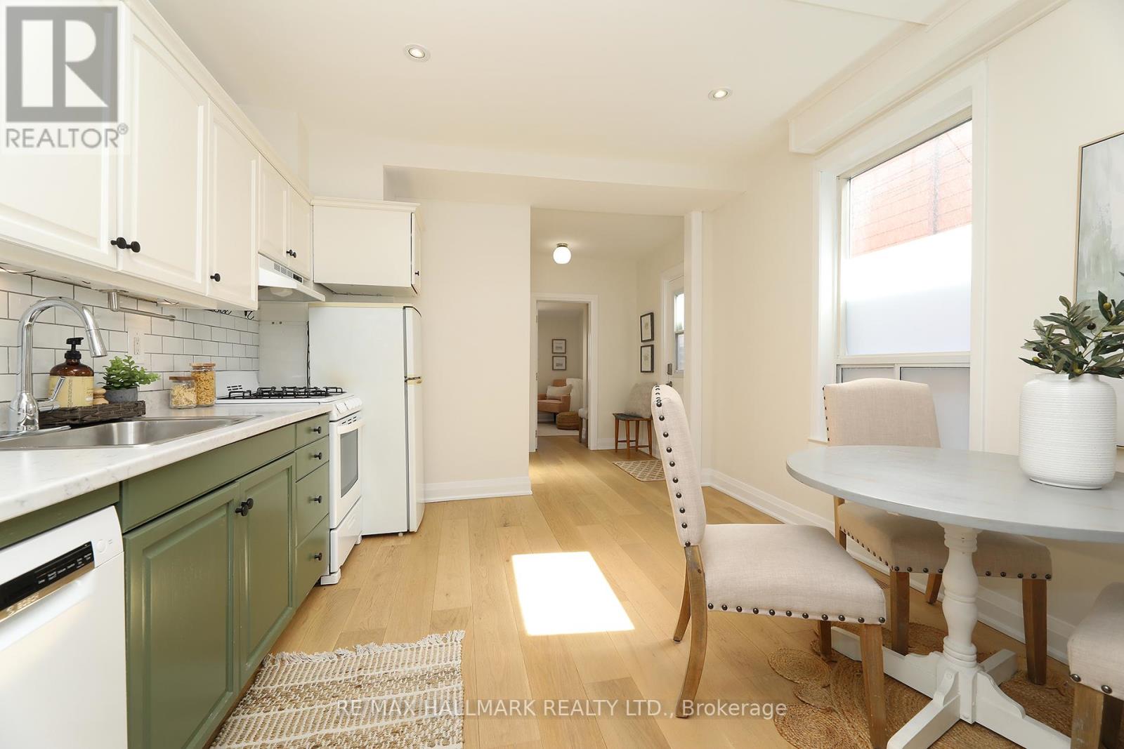 391 Delaware Avenue, Toronto, Ontario  M6H 2T7 - Photo 6 - W12919114