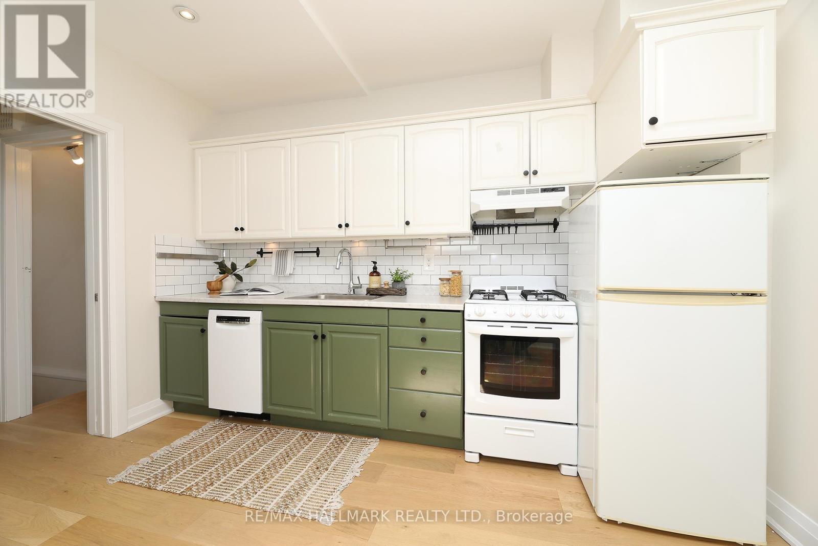 391 Delaware Avenue, Toronto, Ontario  M6H 2T7 - Photo 7 - W12919114