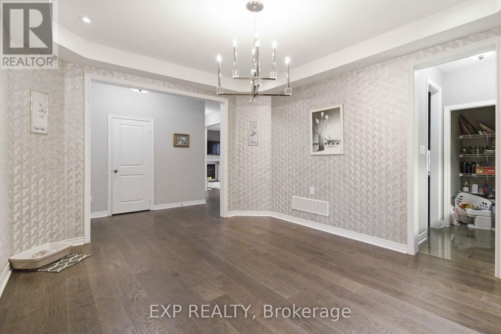 34 Atchison Drive, Caledon, Ontario  L7C 3R5 - Photo 4 - W12919126