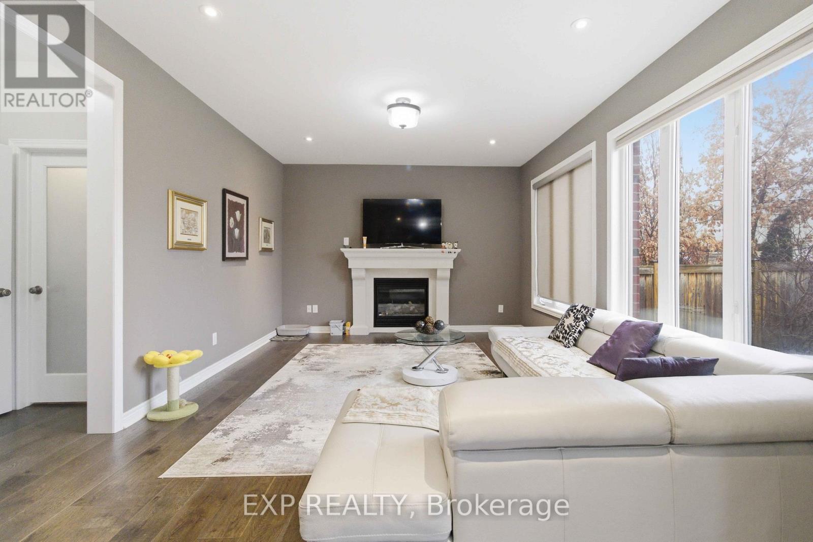 34 Atchison Drive, Caledon, Ontario  L7C 3R5 - Photo 5 - W12919126