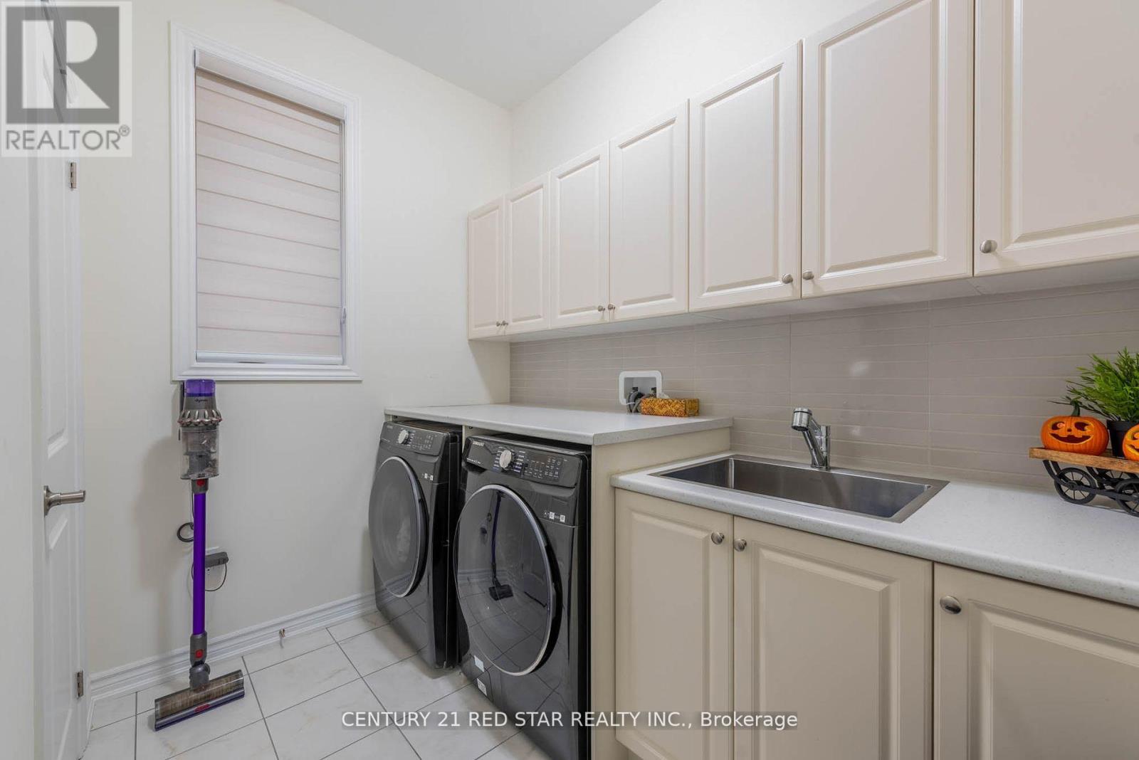 1 Goodview Drive, Brampton, Ontario  L6R 4C5 - Photo 15 - W12919132