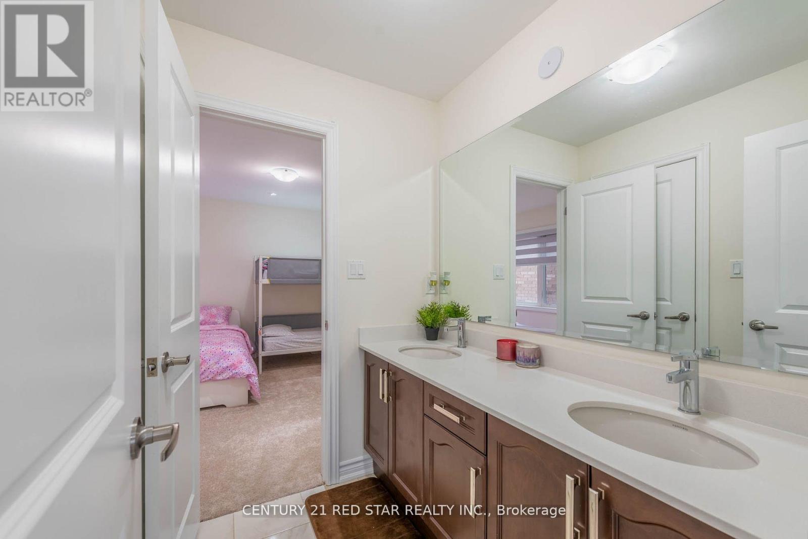 1 Goodview Drive, Brampton, Ontario  L6R 4C5 - Photo 25 - W12919132