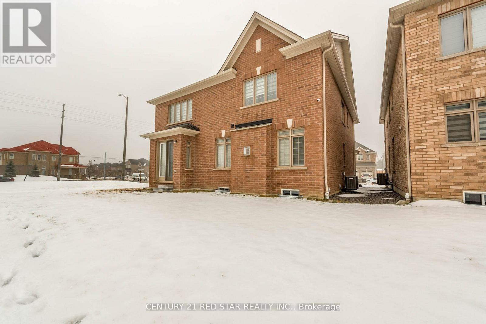 1 Goodview Drive, Brampton, Ontario  L6R 4C5 - Photo 3 - W12919132