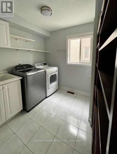 Upper - 25 Giza Crescent, Brampton, Ontario  L6R 2R2 - Photo 12 - W12919188