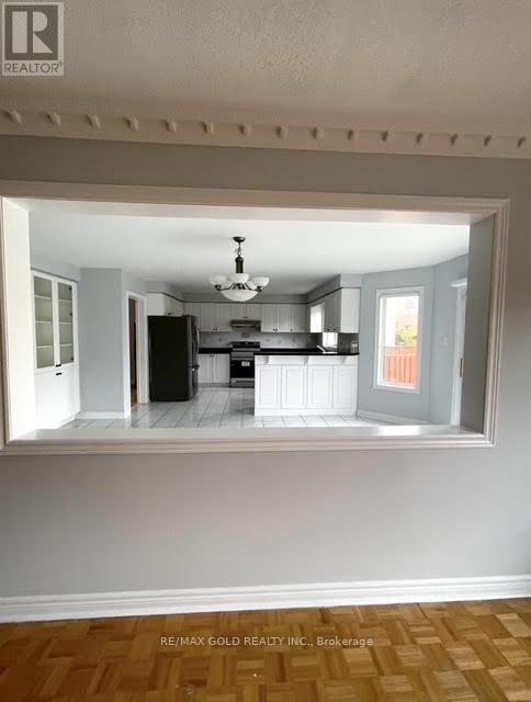 Upper - 25 Giza Crescent, Brampton, Ontario  L6R 2R2 - Photo 14 - W12919188