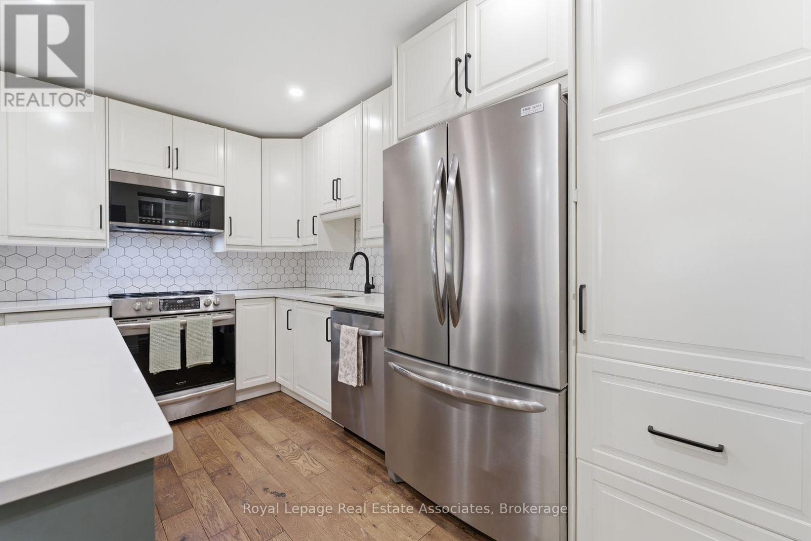 2333 Melissa Crescent, Burlington, Ontario  L7P 3T5 - Photo 12 - W12919200