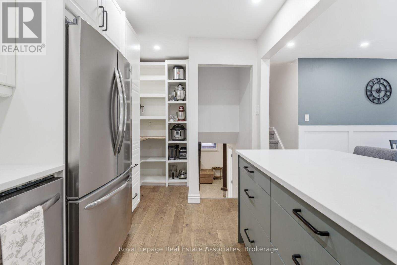 2333 Melissa Crescent, Burlington, Ontario  L7P 3T5 - Photo 13 - W12919200