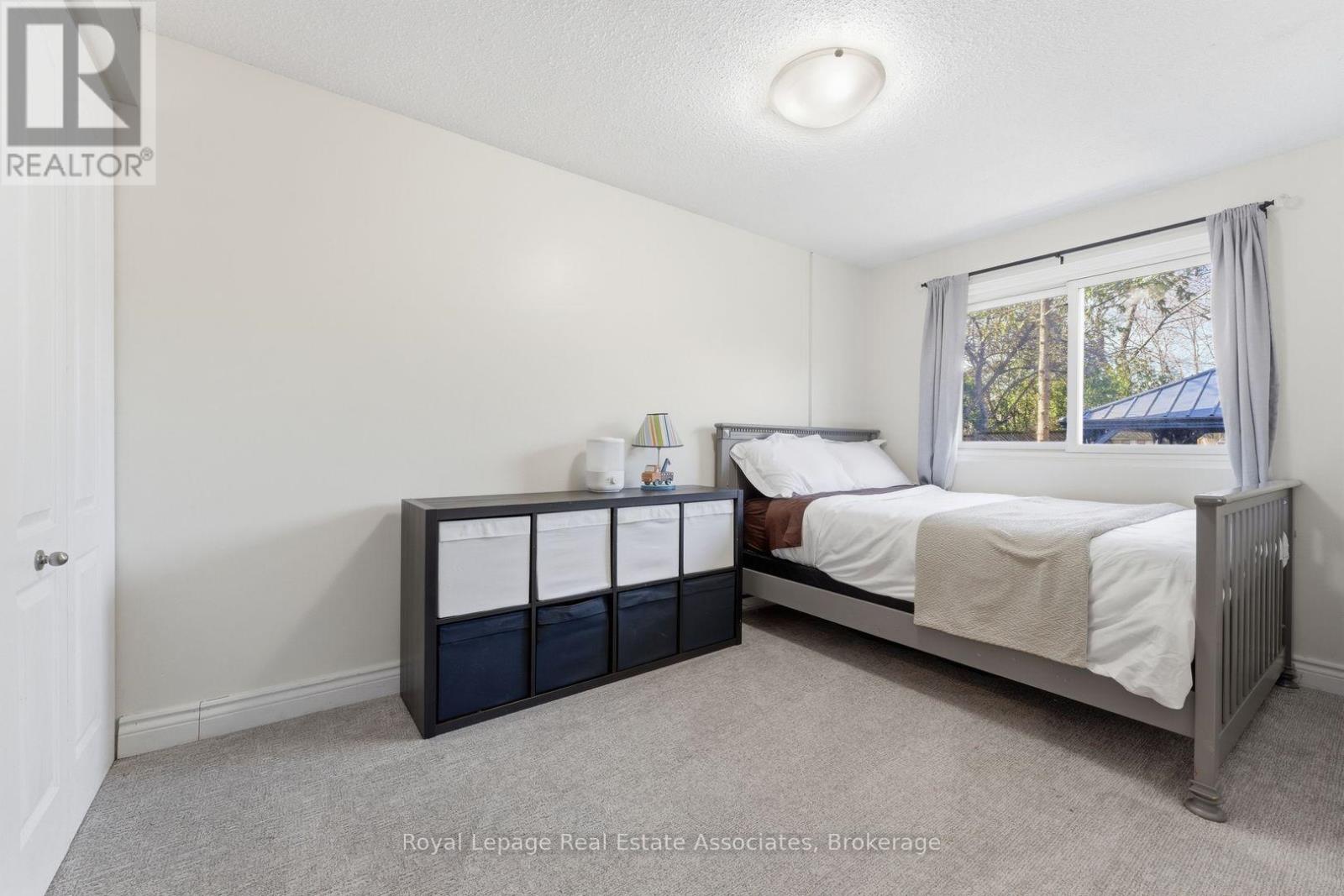 2333 Melissa Crescent, Burlington, Ontario  L7P 3T5 - Photo 18 - W12919200