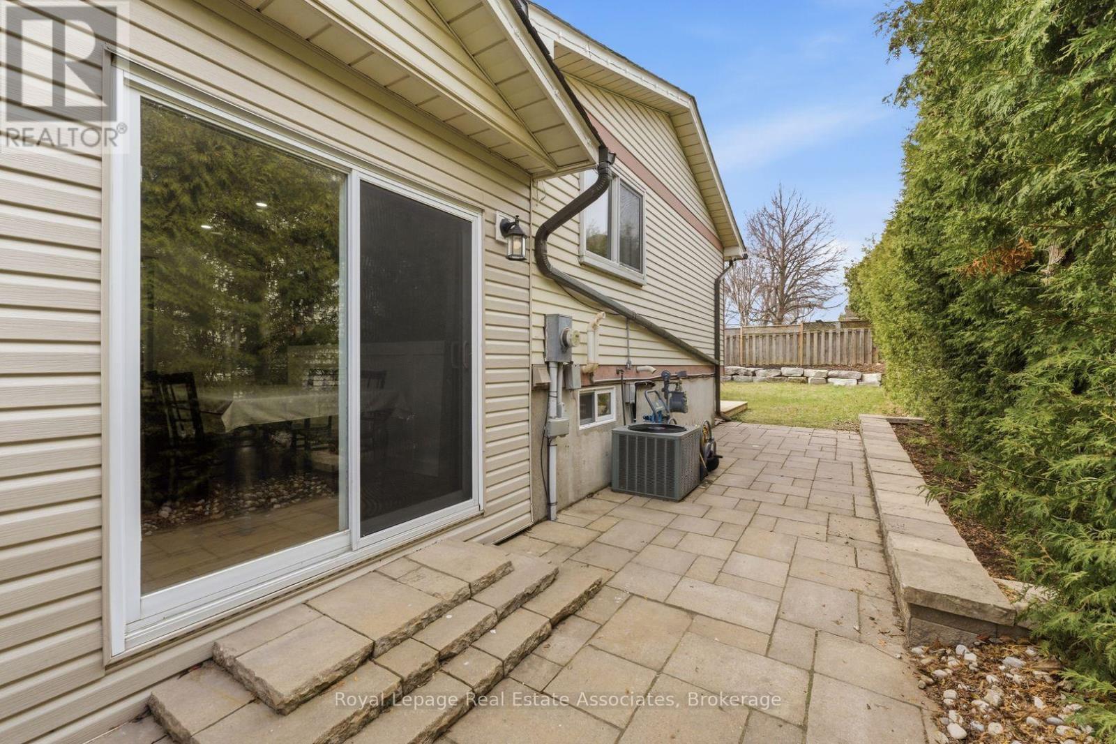 2333 Melissa Crescent, Burlington, Ontario  L7P 3T5 - Photo 27 - W12919200