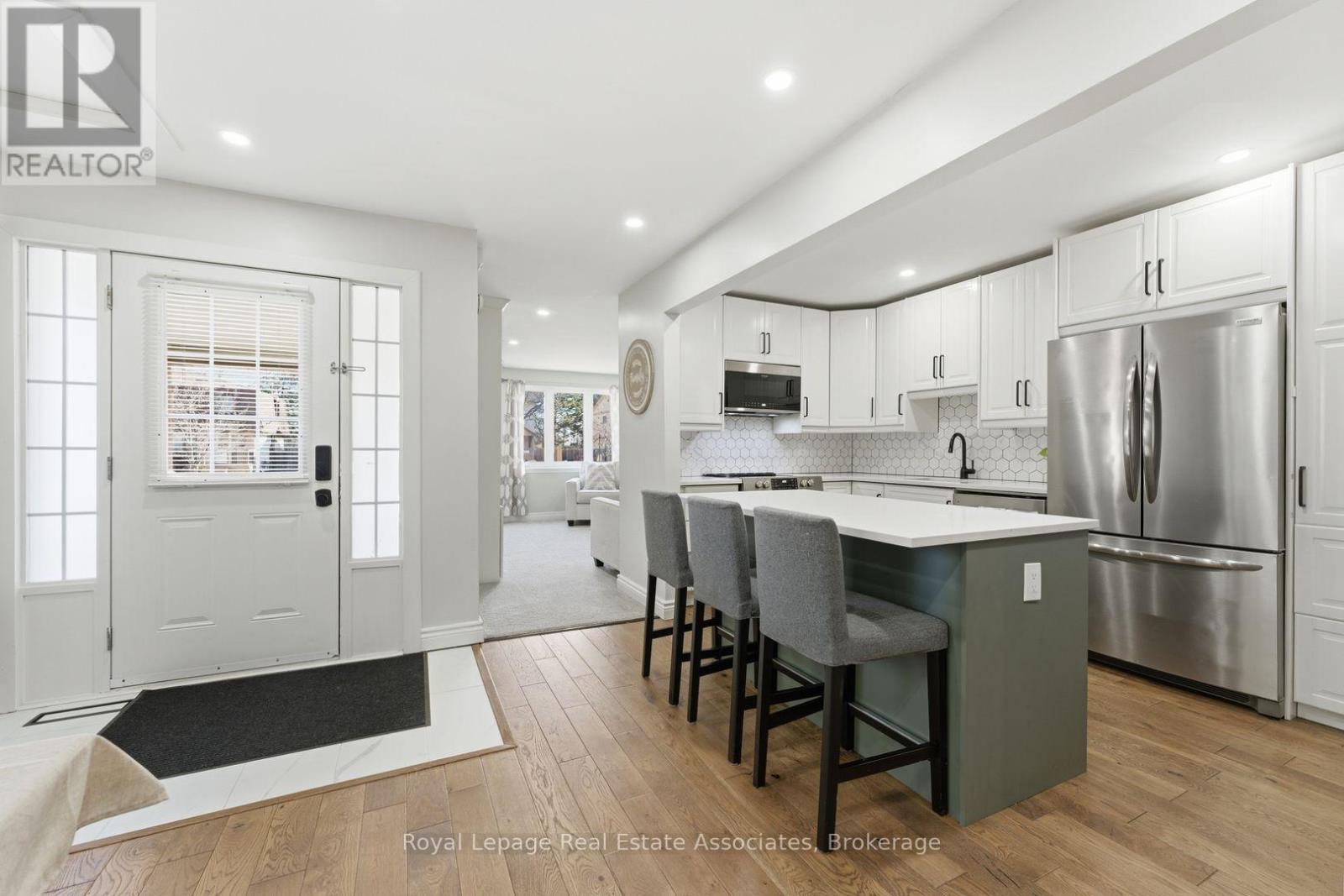 2333 Melissa Crescent, Burlington, Ontario  L7P 3T5 - Photo 7 - W12919200