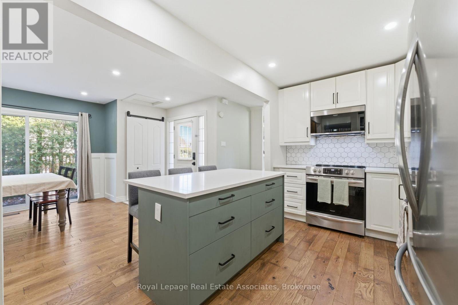 2333 Melissa Crescent, Burlington, Ontario  L7P 3T5 - Photo 8 - W12919200