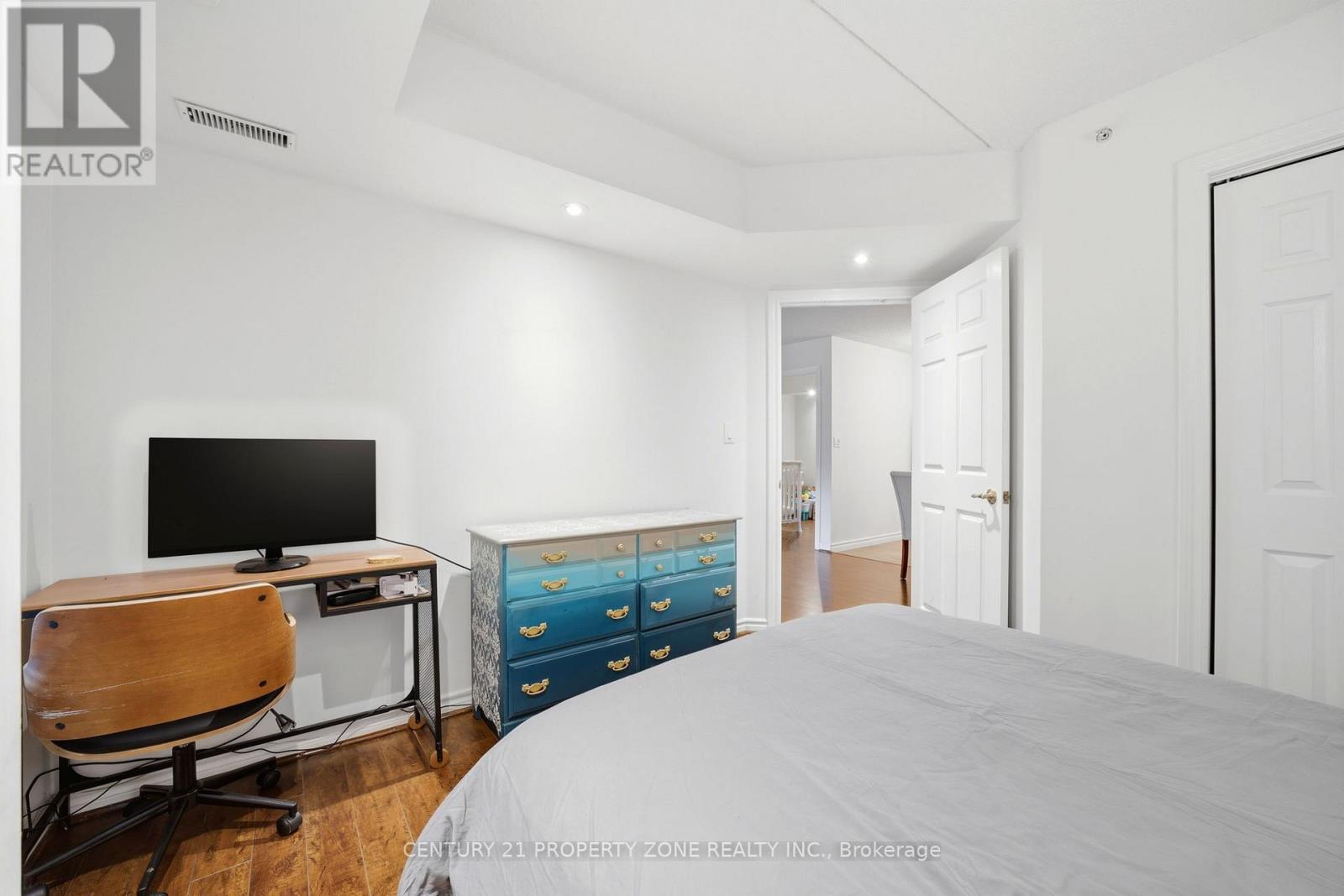 306 - 1440 Bishops Gate, Oakville (Ga Glen Abbey), Ontario  L6M 4M9 - Photo 18 - W12919226