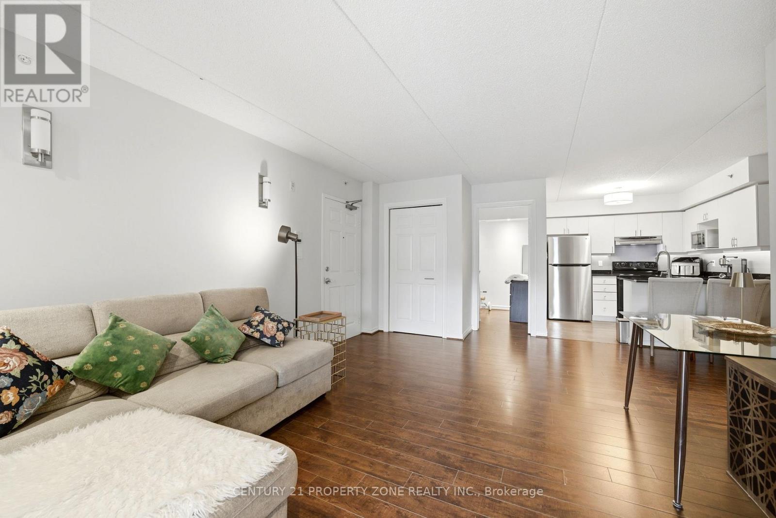 306 - 1440 Bishops Gate, Oakville (Ga Glen Abbey), Ontario  L6M 4M9 - Photo 7 - W12919226