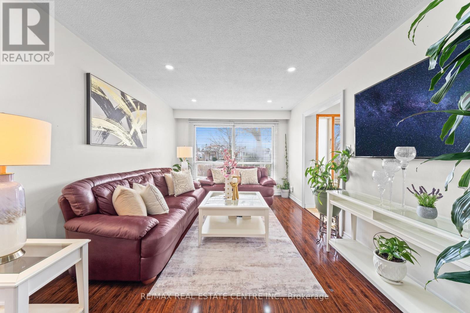 25 Juniper Crescent, Brampton, Ontario  L6S 1J9 - Photo 10 - W12919228