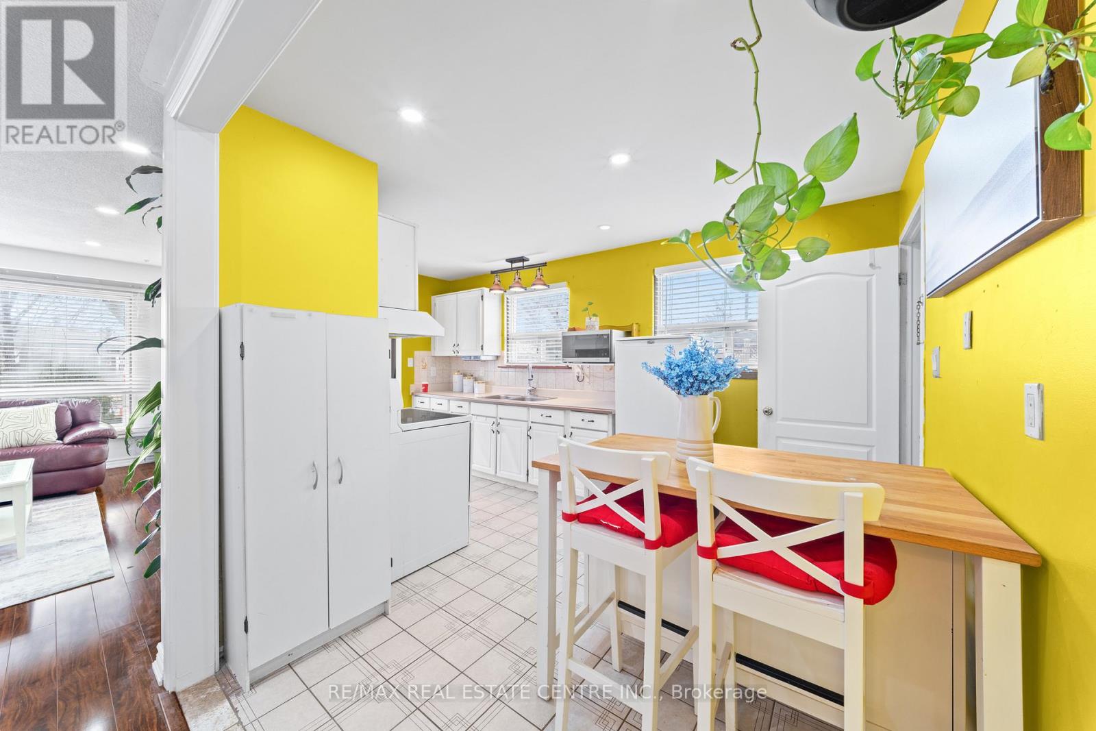 25 Juniper Crescent, Brampton, Ontario  L6S 1J9 - Photo 17 - W12919228