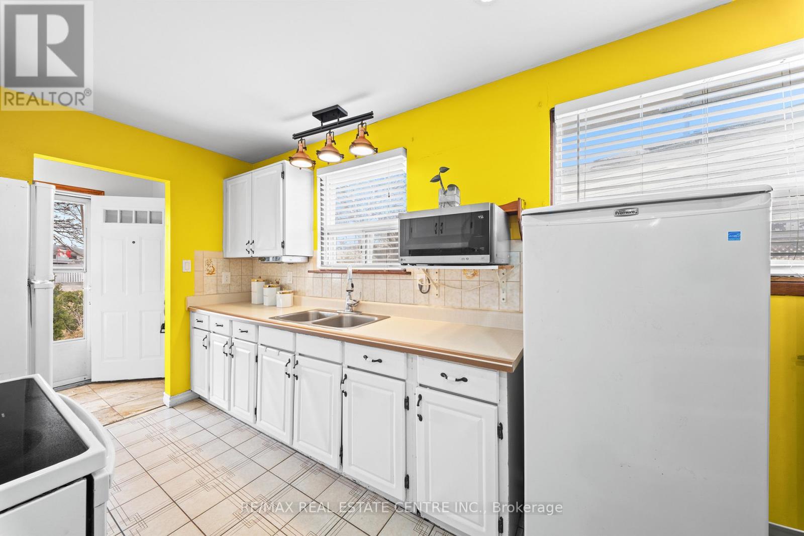 25 Juniper Crescent, Brampton, Ontario  L6S 1J9 - Photo 20 - W12919228