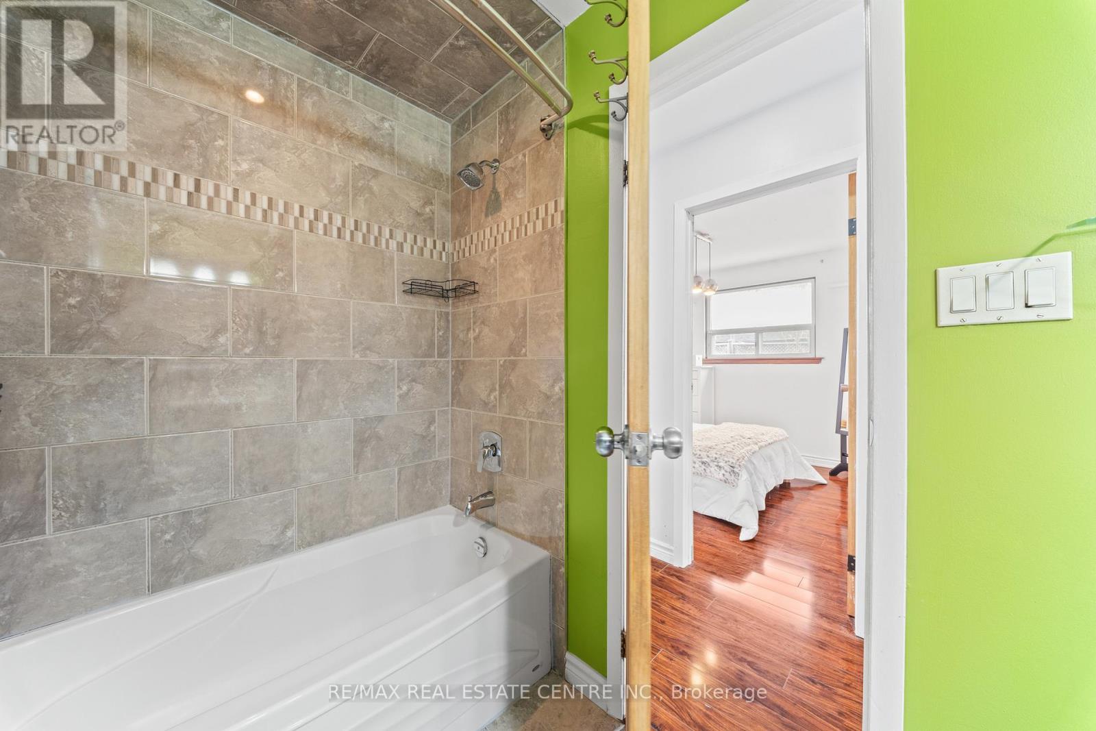 25 Juniper Crescent, Brampton, Ontario  L6S 1J9 - Photo 27 - W12919228