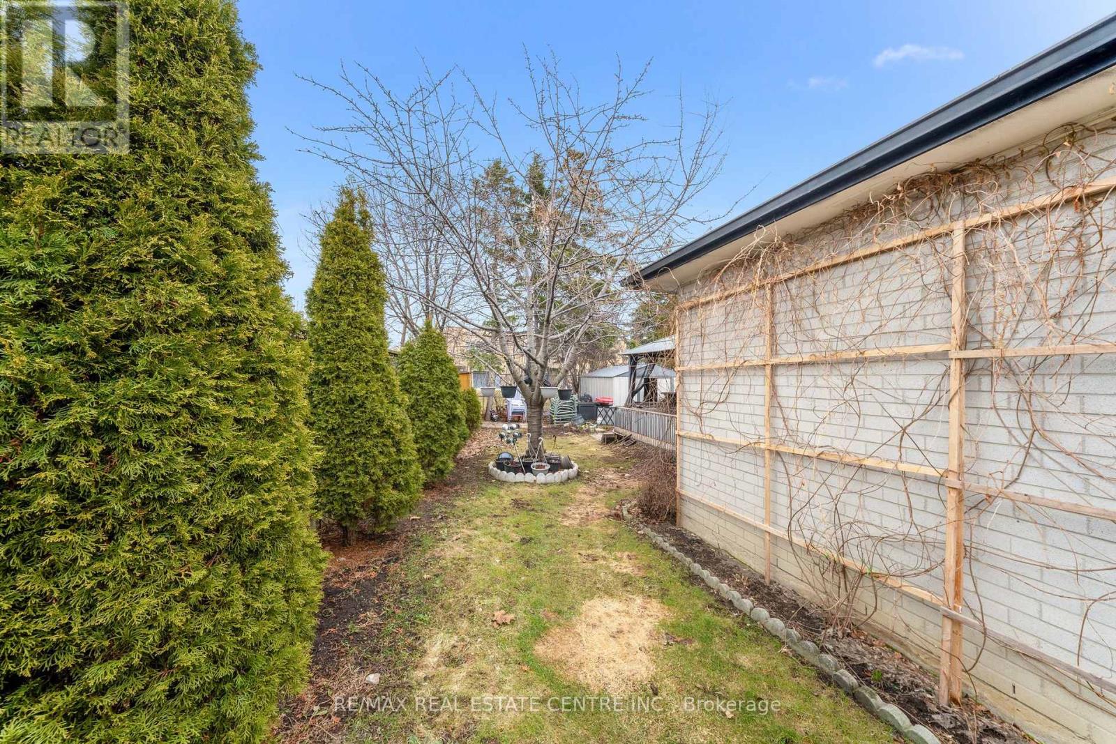 25 Juniper Crescent, Brampton, Ontario  L6S 1J9 - Photo 49 - W12919228