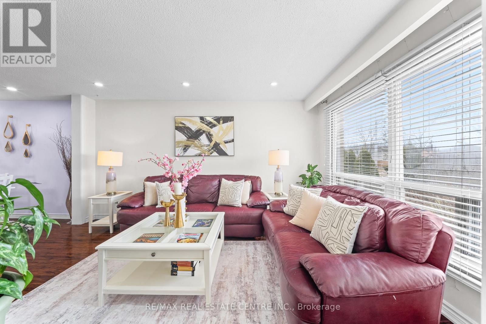 25 Juniper Crescent, Brampton, Ontario  L6S 1J9 - Photo 9 - W12919228