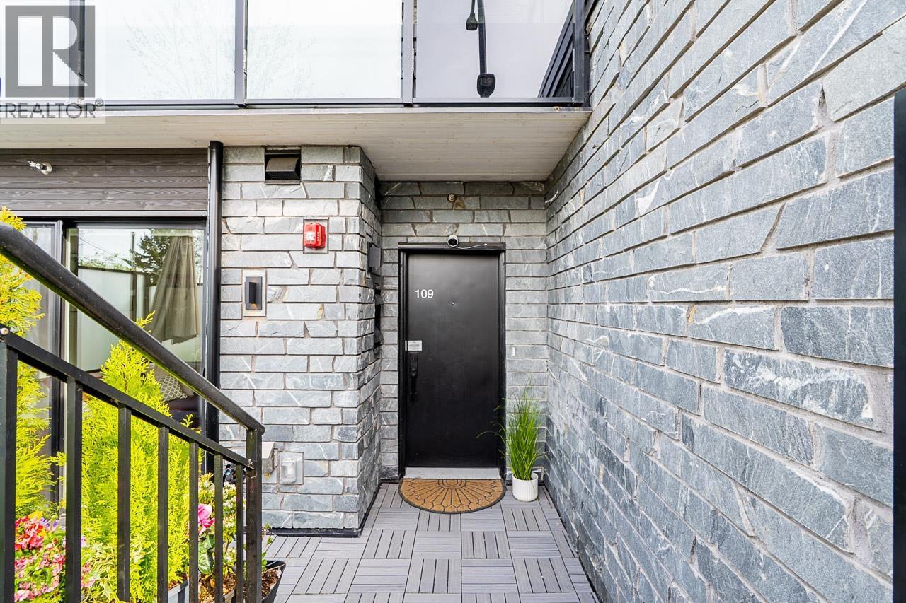 109 650 E 2nd Street, North Vancouver, British Columbia  V7L 1E3 - Photo 2 - R3103133