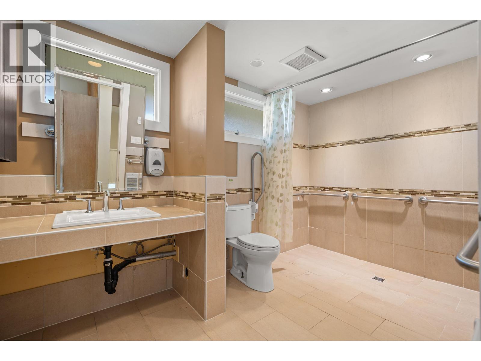 4672 Neville Street, Burnaby, British Columbia V5J 2H1 - Photo 13 - R3102910