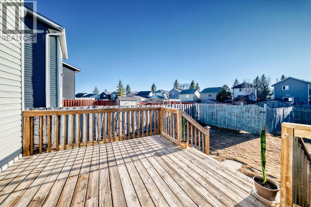 11 Martinridge Place NE, Calgary, Alberta  T3J 3B8 - Photo 12 - A2286197