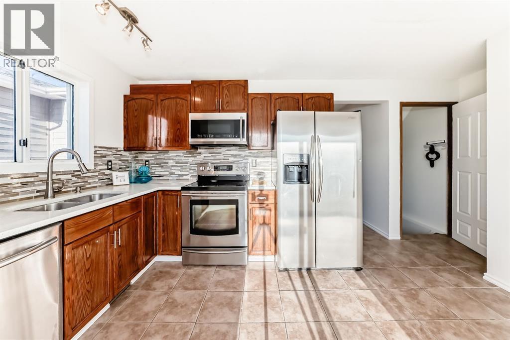 11 Martinridge Place NE, Calgary, Alberta  T3J 3B8 - Photo 16 - A2286197